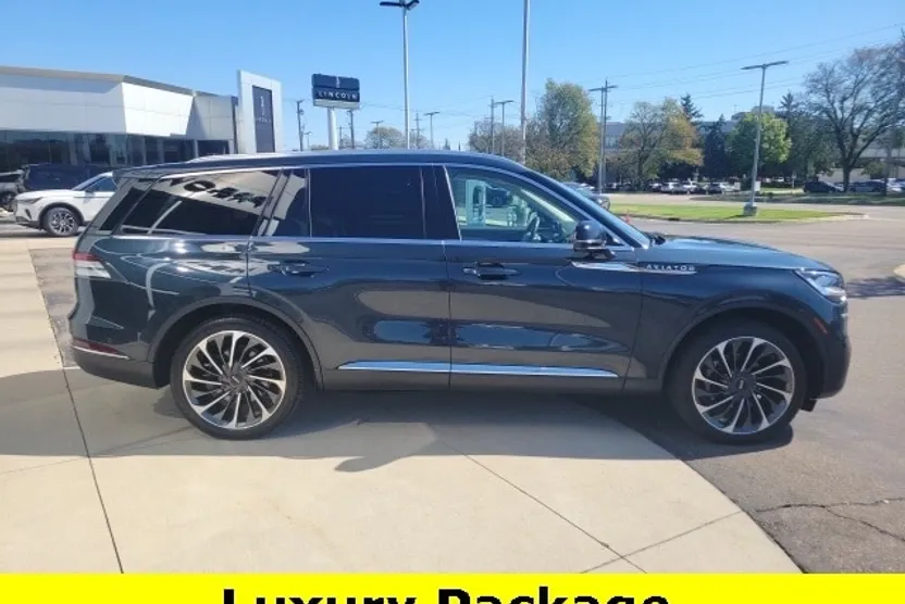 2023 Lincoln Aviator Reserve photo 1
