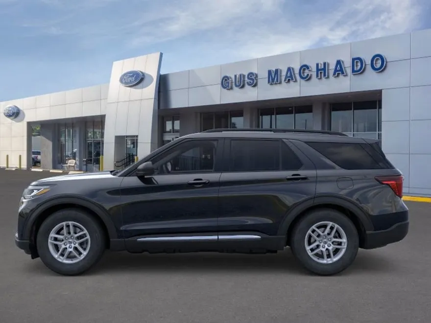 2025 Ford Explorer photo 1