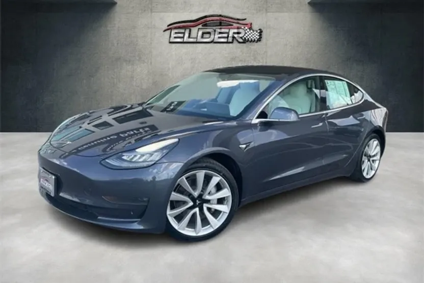 2020 Tesla Model 3 Long Range photo 1