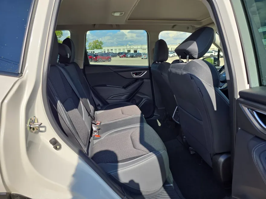 2023 Subaru Forester Premium photo 1