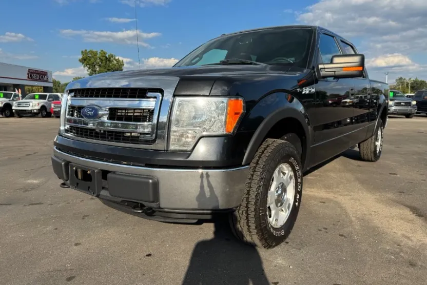 2013 Ford F-150 XLT photo 1