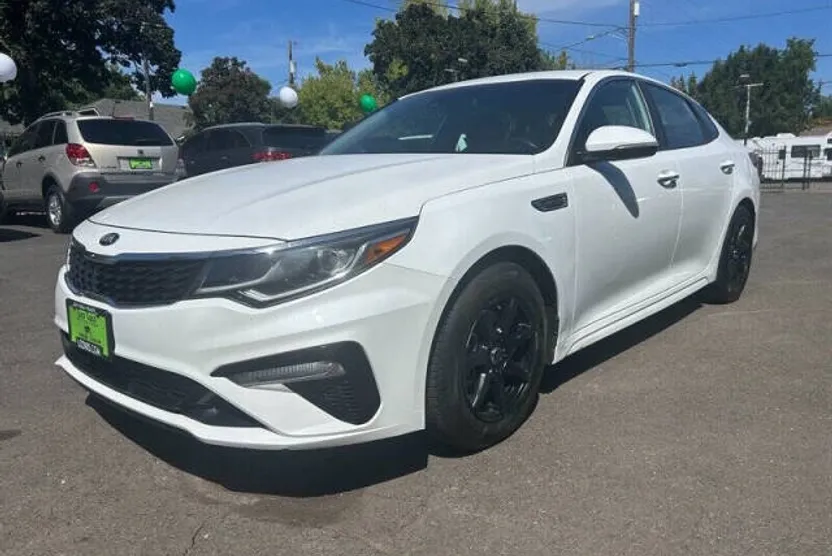 2020 Kia Optima LX SE photo 1