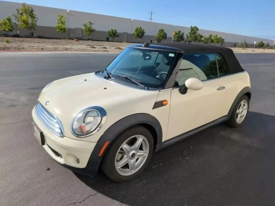 2010 Mini Cooper Convertible photo 1