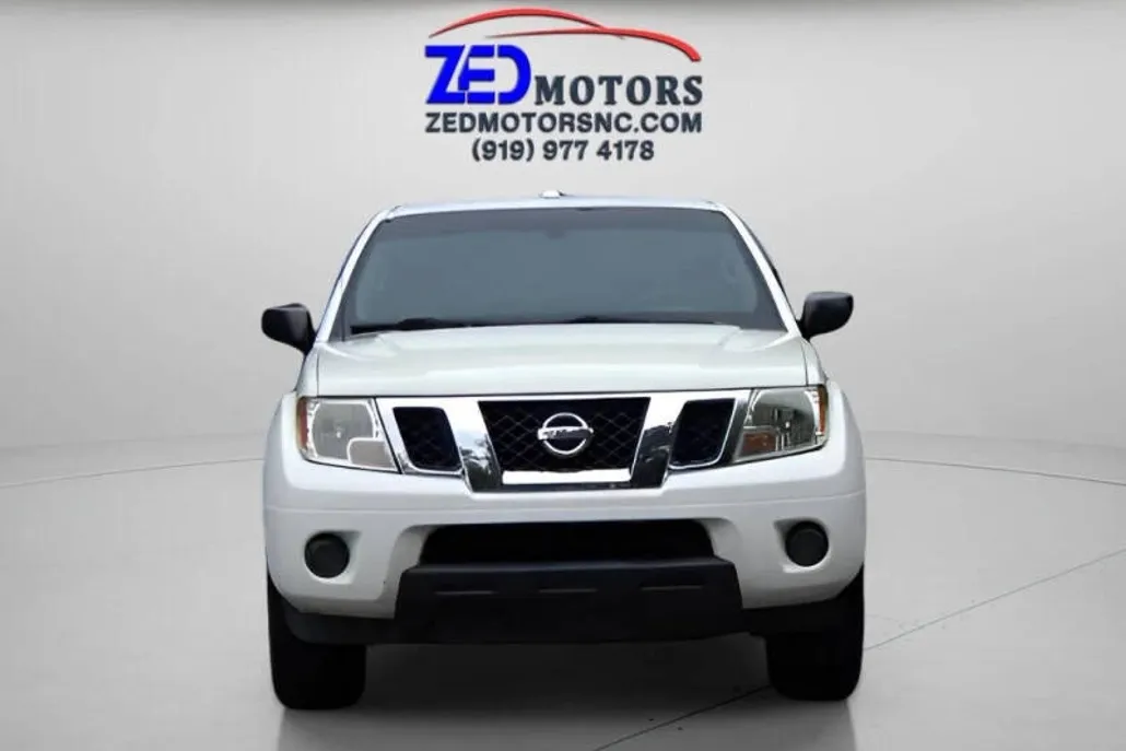 2016 Nissan Frontier SV photo 1