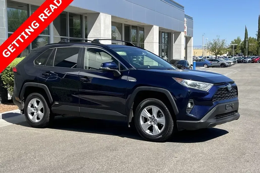 2019 Toyota RAV4 Hybrid XLE photo 1