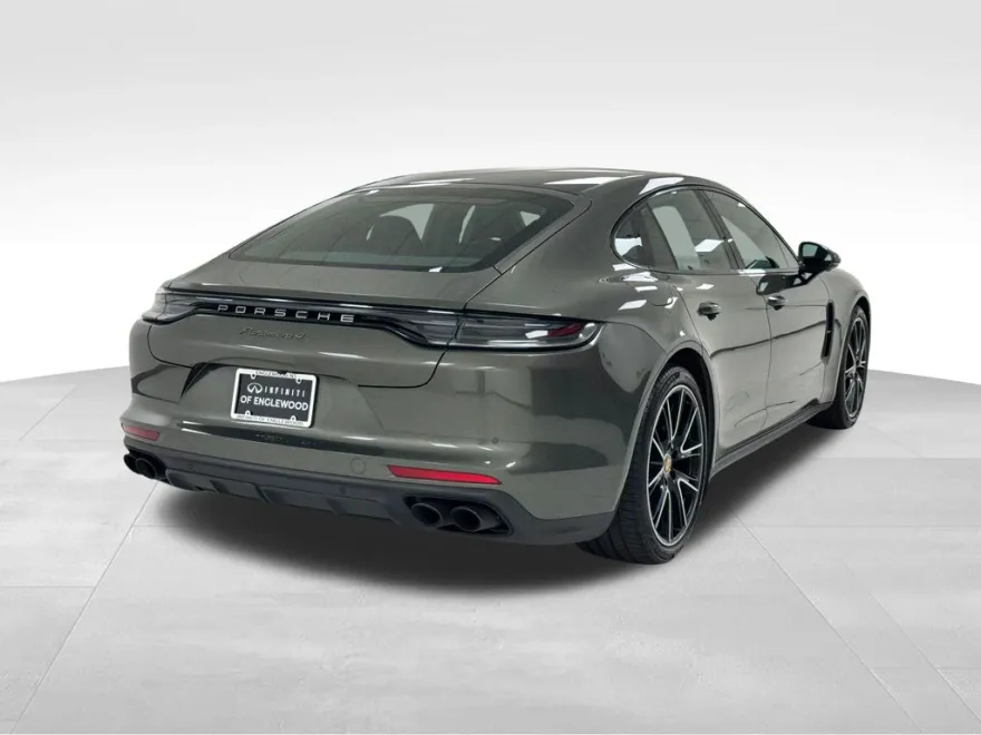 2023 Porsche Panamera 4 Platinum photo 7
