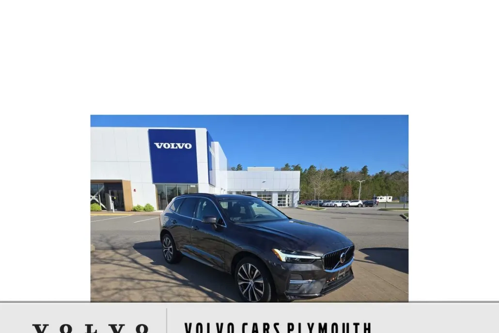 2022 Volvo XC60 B5 Momentum photo 1