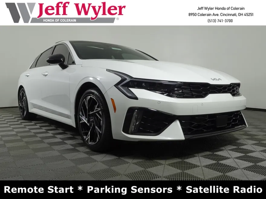 2025 Kia K5 GT-Line photo 1
