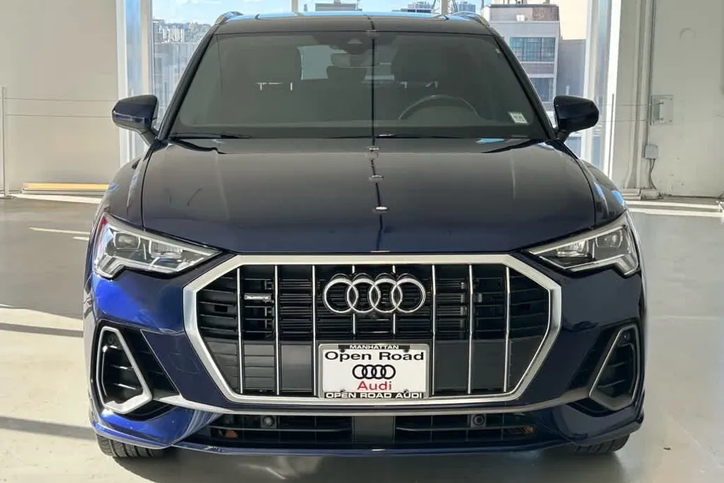 2023 Audi Q3 S line Premium Plus 45 TFSI photo 1