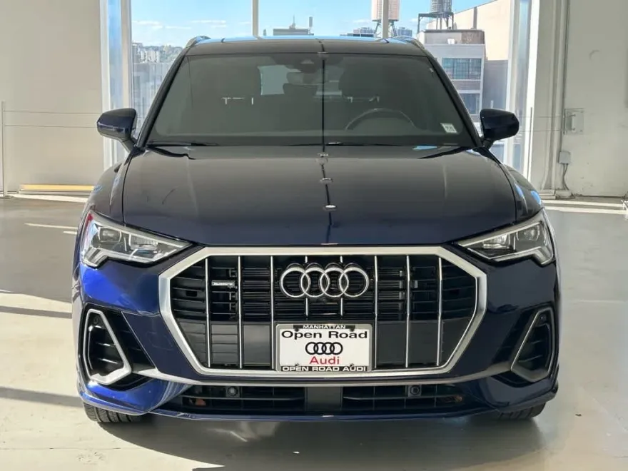 2023 Audi Q3 S line Premium Plus 45 TFSI photo 1