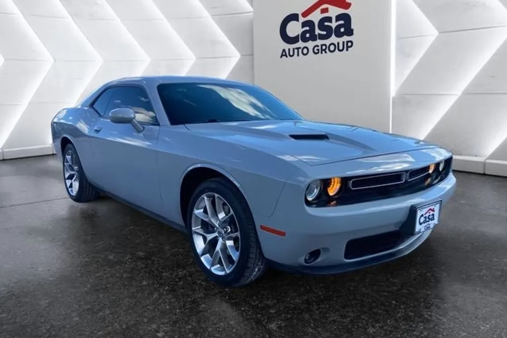 2020 Dodge Challenger SXT photo 1
