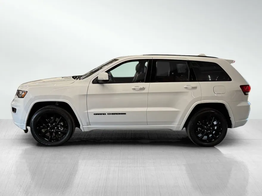 2021 Jeep Grand Cherokee Laredo X photo 1