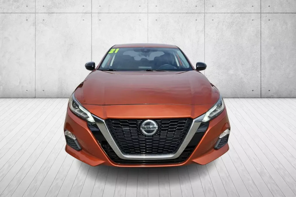 2021 Nissan Altima 2.5 SR photo 1
