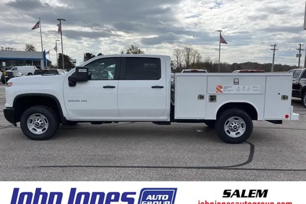 2024 Chevrolet Silverado 2500HD photo 1
