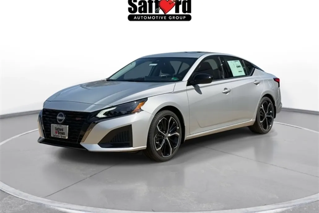 2025 Nissan Altima SR photo 1