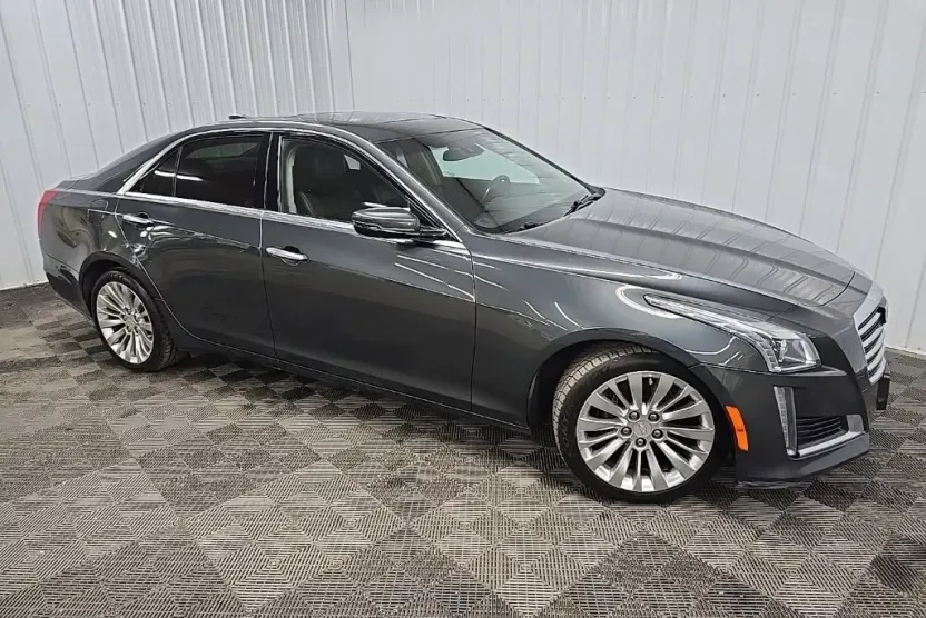 2017 Cadillac CTS Luxury photo 1