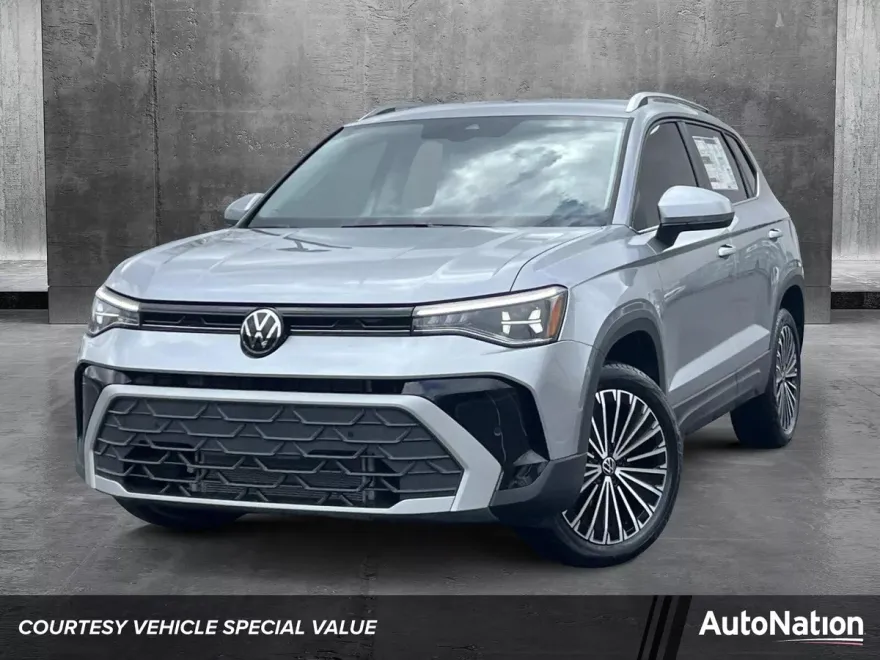 2025 Volkswagen Taos SE photo 1