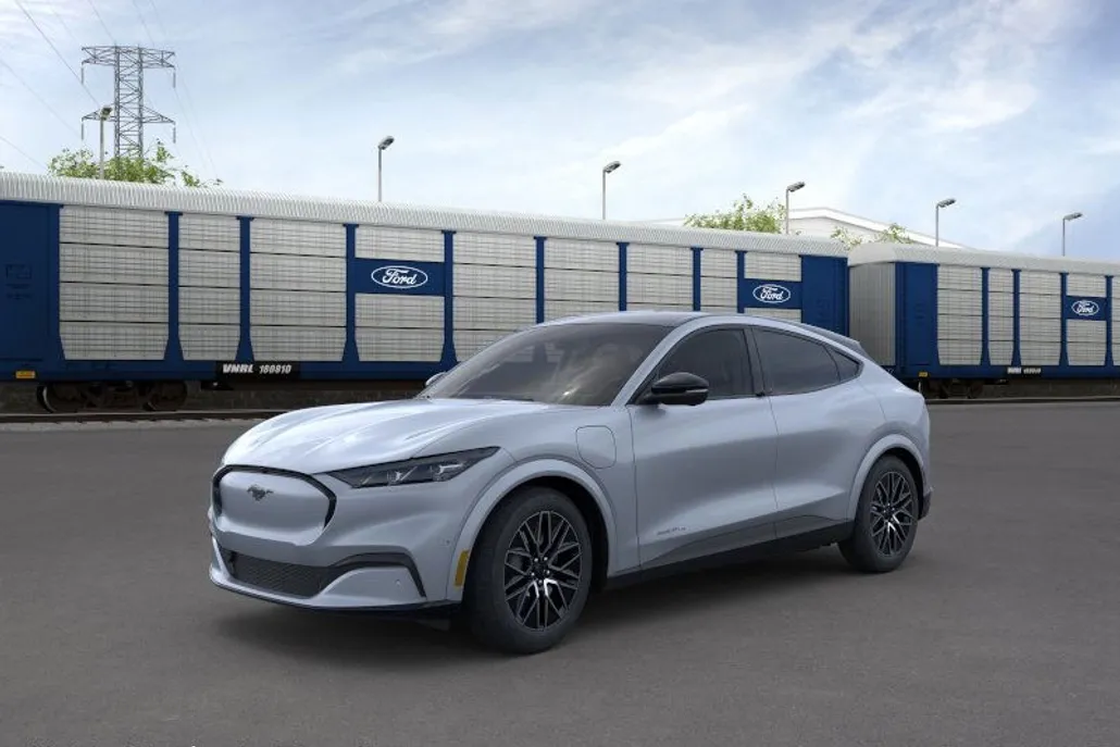 2025 Ford Mustang Mach-E Premium photo 1