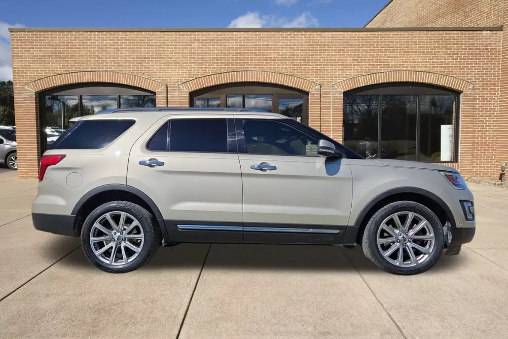 2017 Ford Explorer Limited photo 1