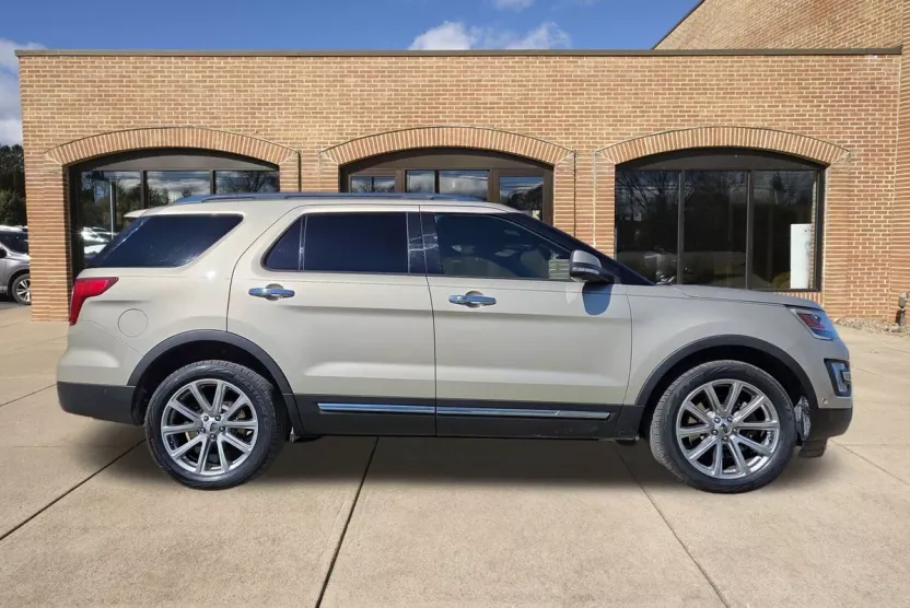 2017 Ford Explorer Limited photo 1