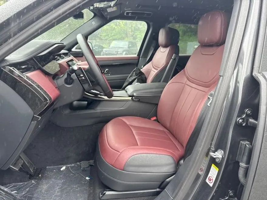 2025 Land Rover Range Rover Sport SE photo 1