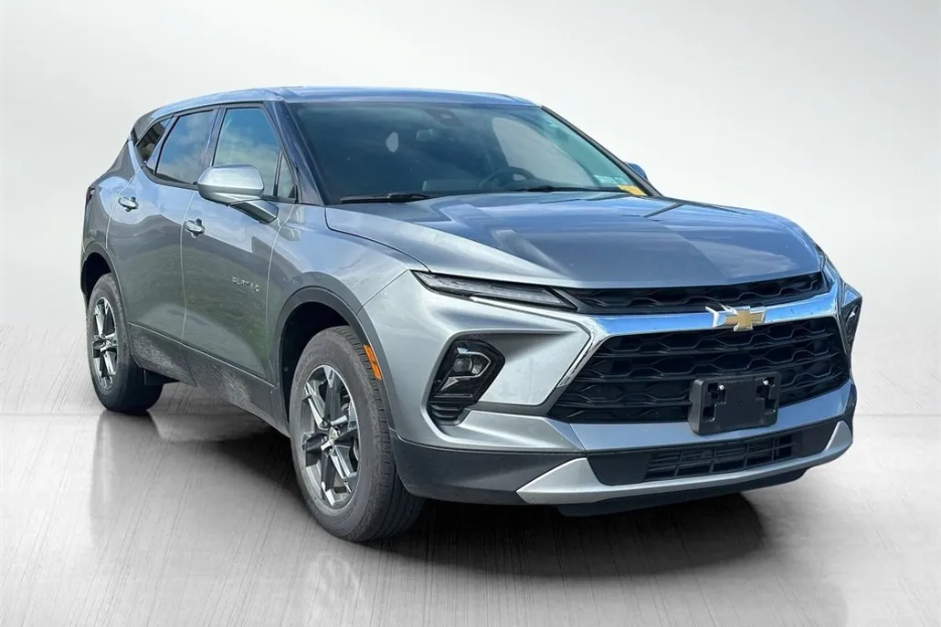 2025 Chevrolet Blazer 2LT photo 1