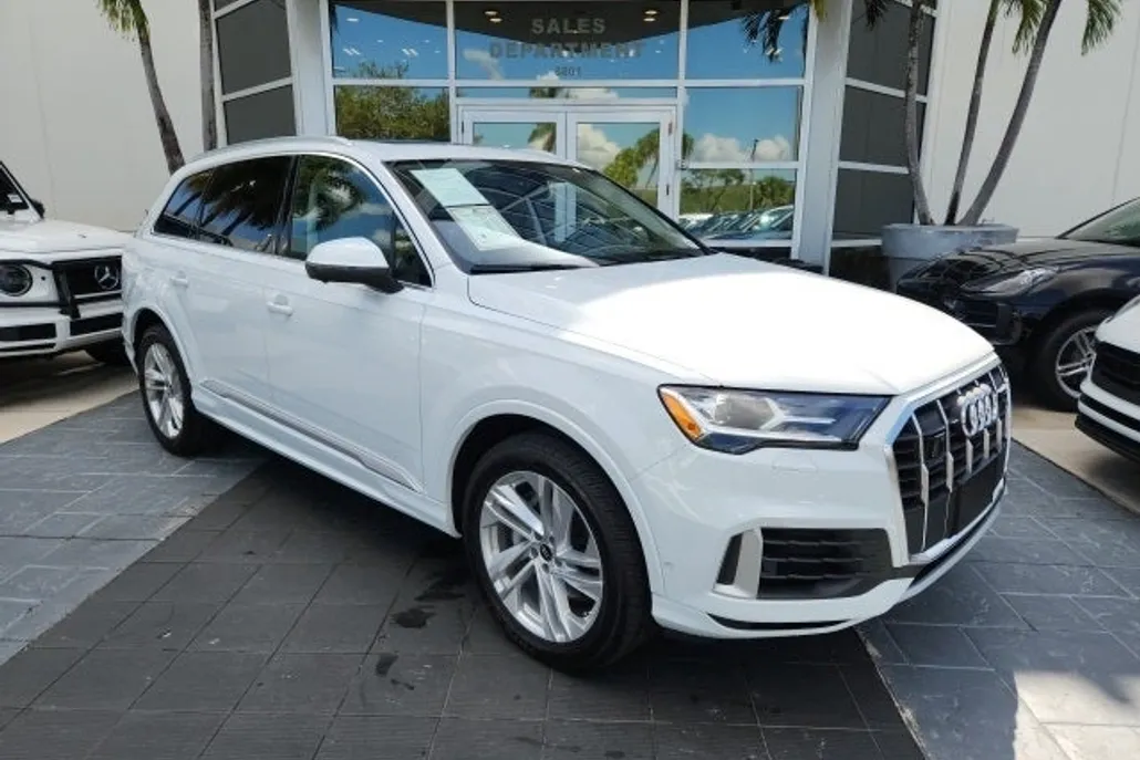 2023 Audi Q7 55 Premium Plus photo 1