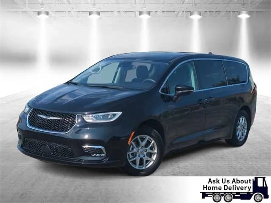 2024 Chrysler Pacifica Touring L photo 1