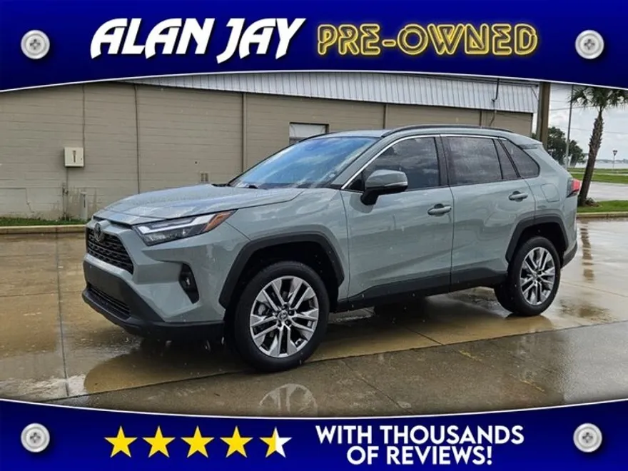 2023 Toyota RAV4 XLE Premium photo 1