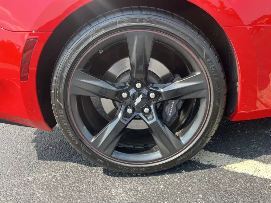 2017 Chevrolet Camaro 2SS photo 1