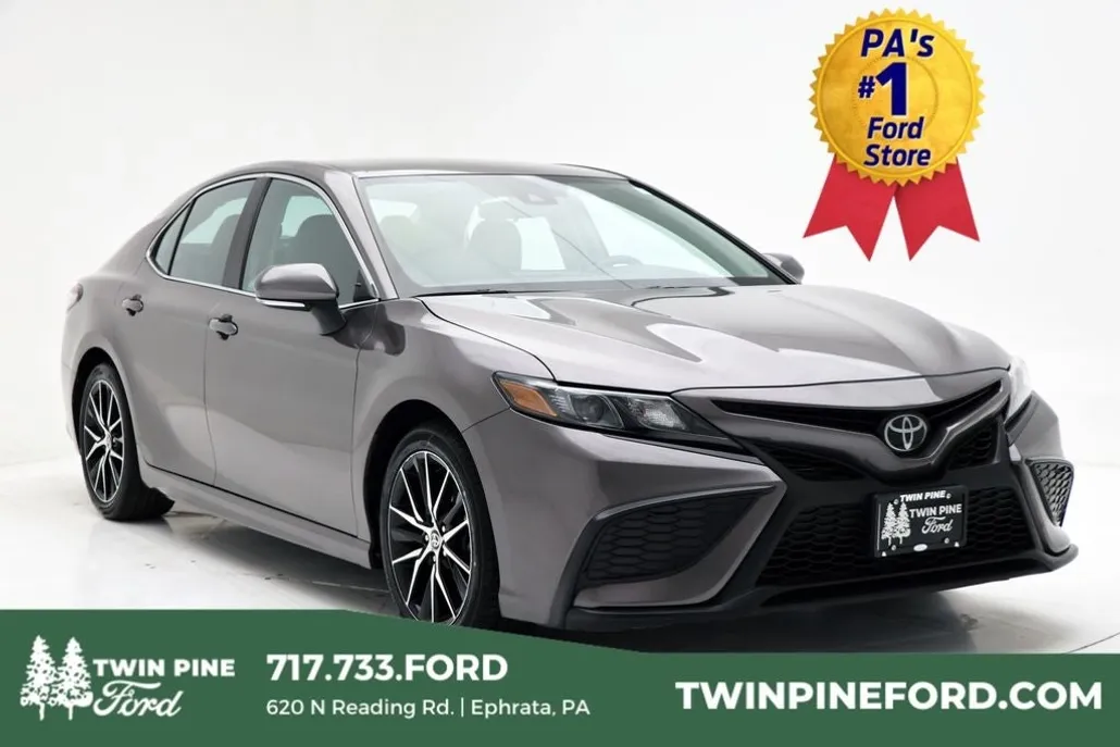 2024 Toyota Camry SE photo 1