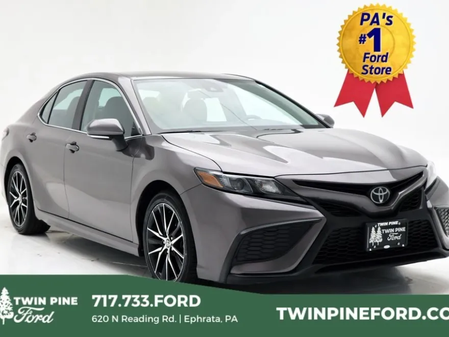 2024 Toyota Camry SE photo 1