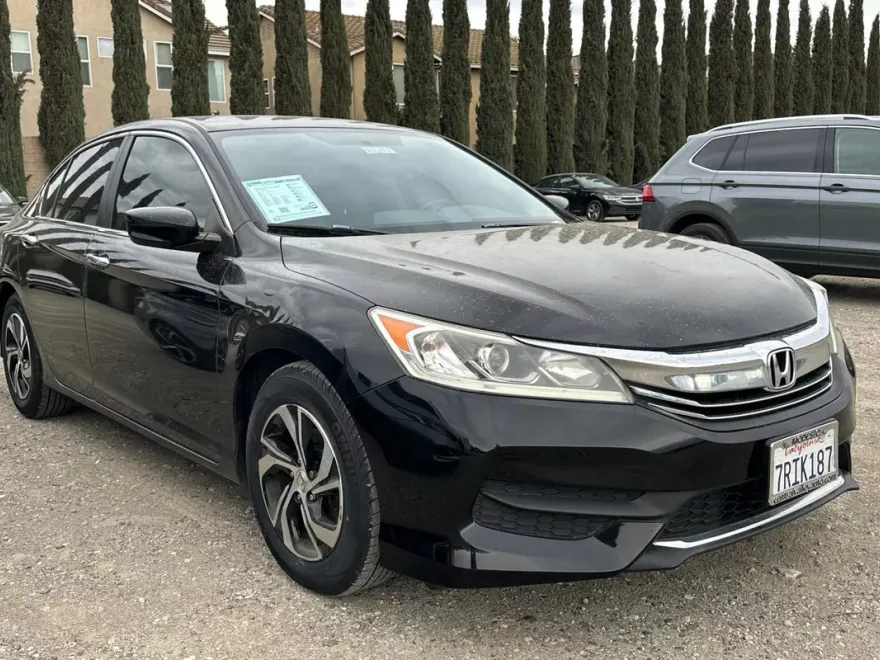 2016 Honda Accord LX photo 1