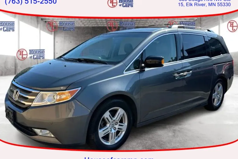2013 Honda Odyssey Touring photo 1
