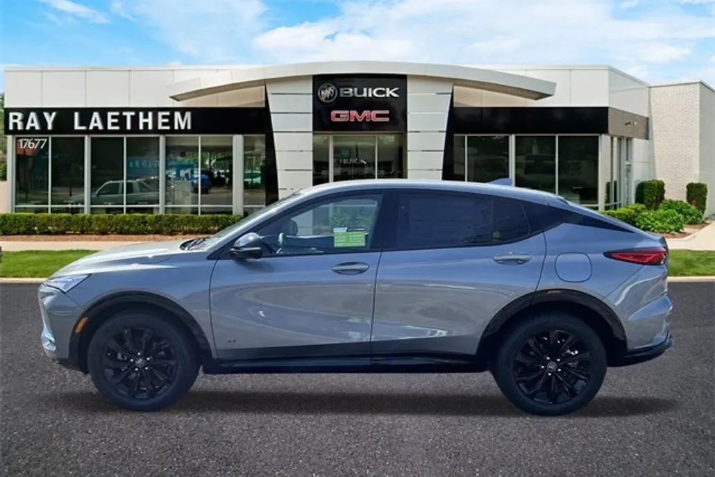 2025 Buick Envista ST photo 1