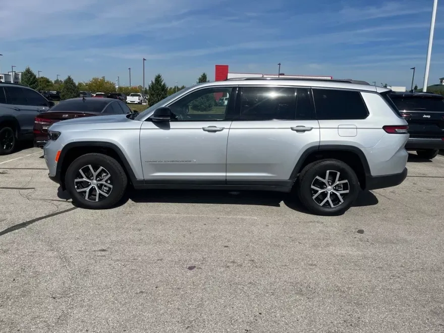 2024 Jeep Grand Cherokee Limited photo 1
