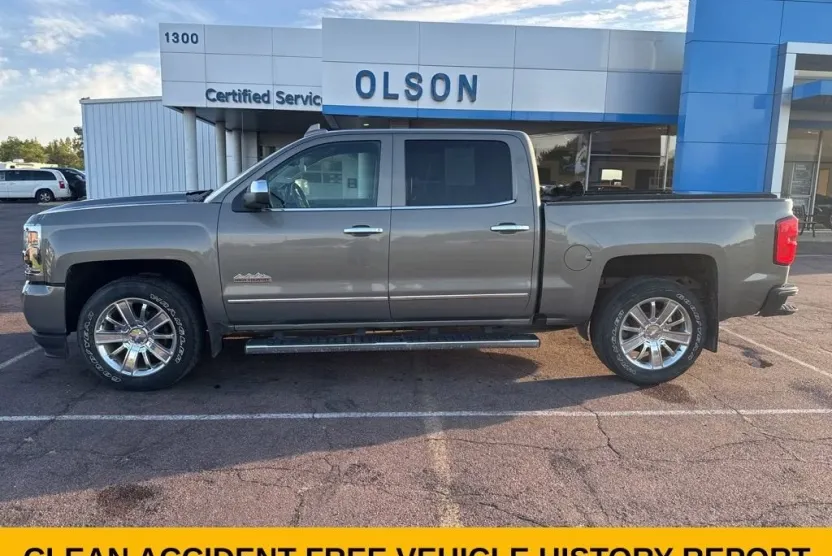 2017 Chevrolet Silverado 1500 High Country photo 1