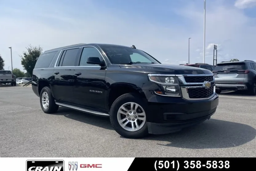 2018 Chevrolet Suburban LT photo 1