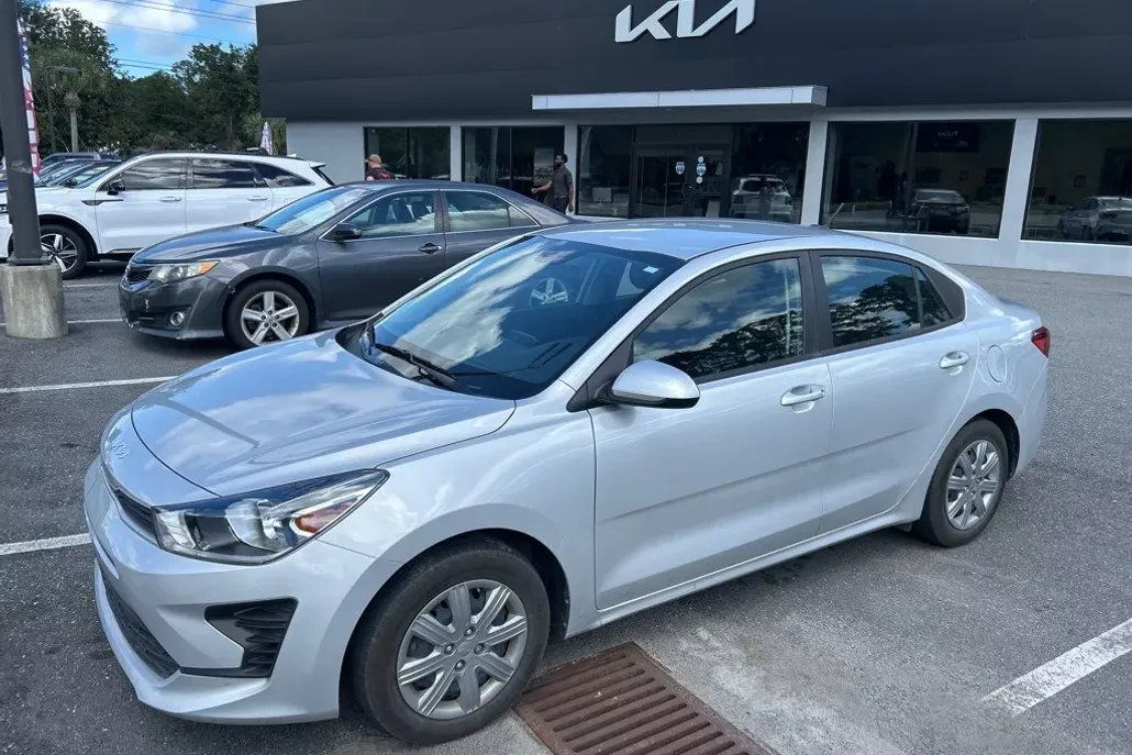 2023 Kia Rio LX S photo 1