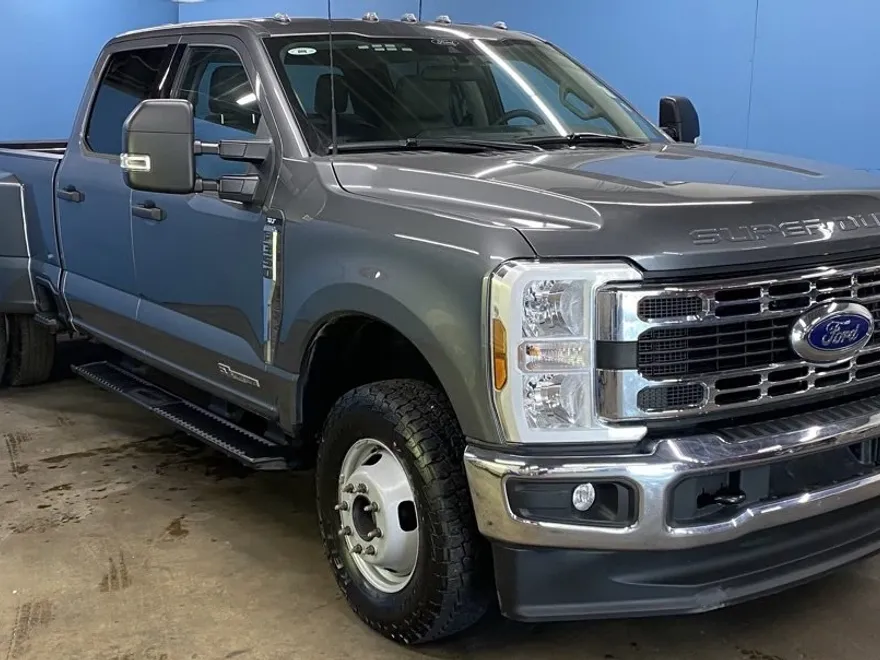 2024 Ford F-350 XLT photo 1