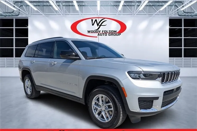 2025 Jeep Grand Cherokee Laredo photo 1