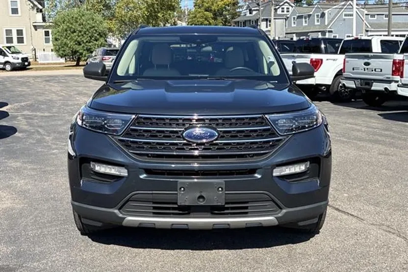 2022 Ford Explorer XLT photo 1