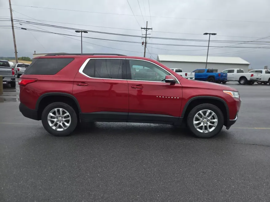 2021 Chevrolet Traverse Cloth photo 1