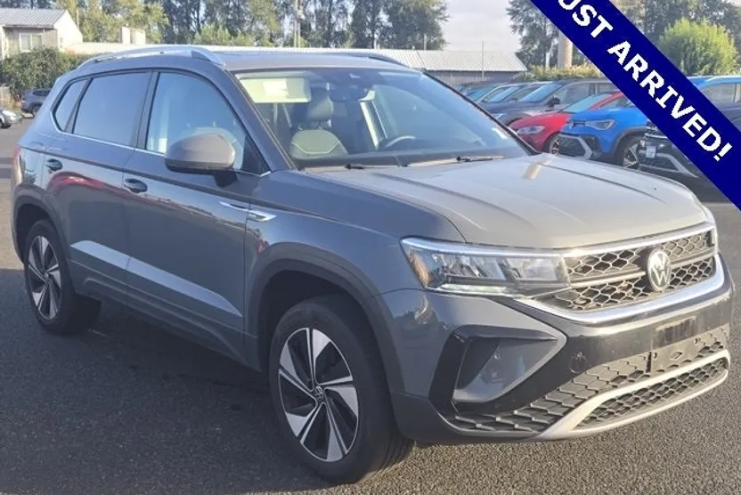 2023 Volkswagen Taos SE photo 1