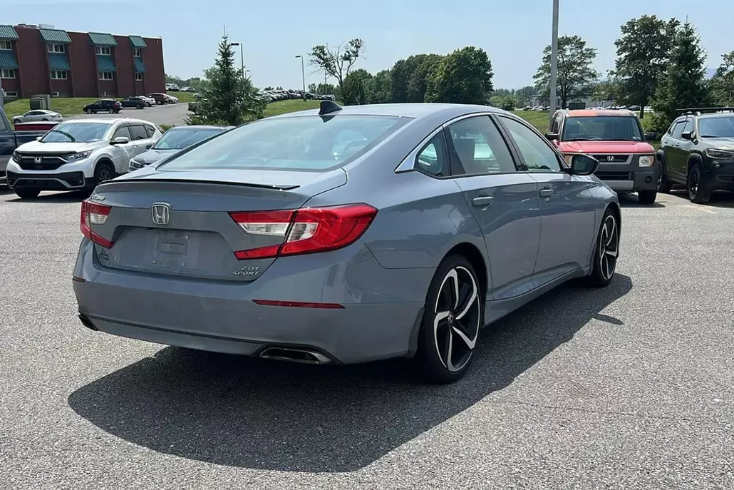 2022 Honda Accord Sport 2.0T photo 1