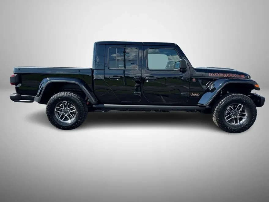 2025 Jeep Gladiator Mojave photo 1