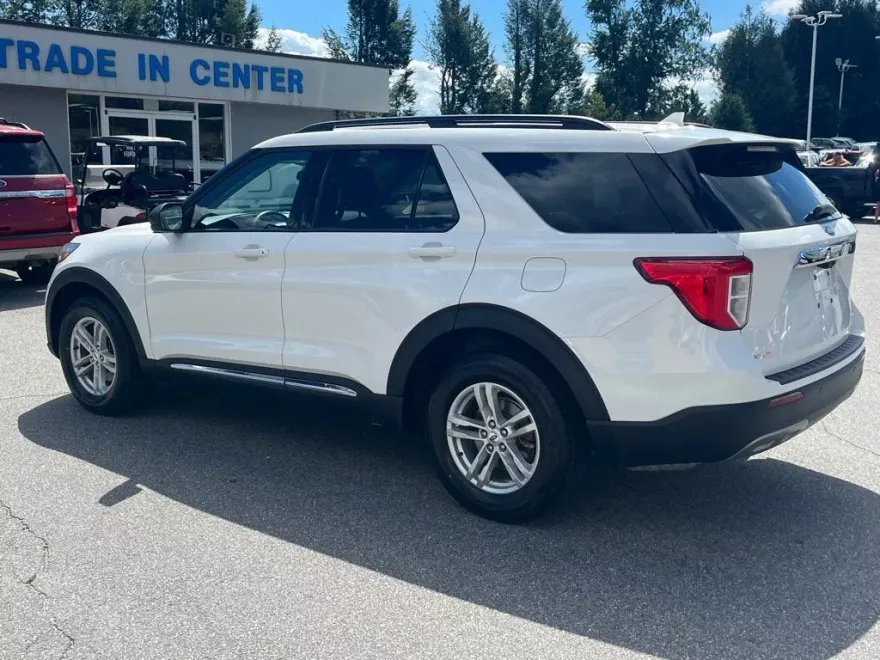 2022 Ford Explorer XLT photo 1