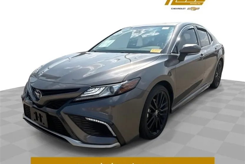 2024 Toyota Camry Hybrid XSE photo 1