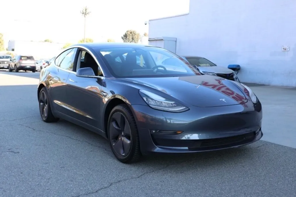 2018 Tesla Model 3 Long Range photo 1