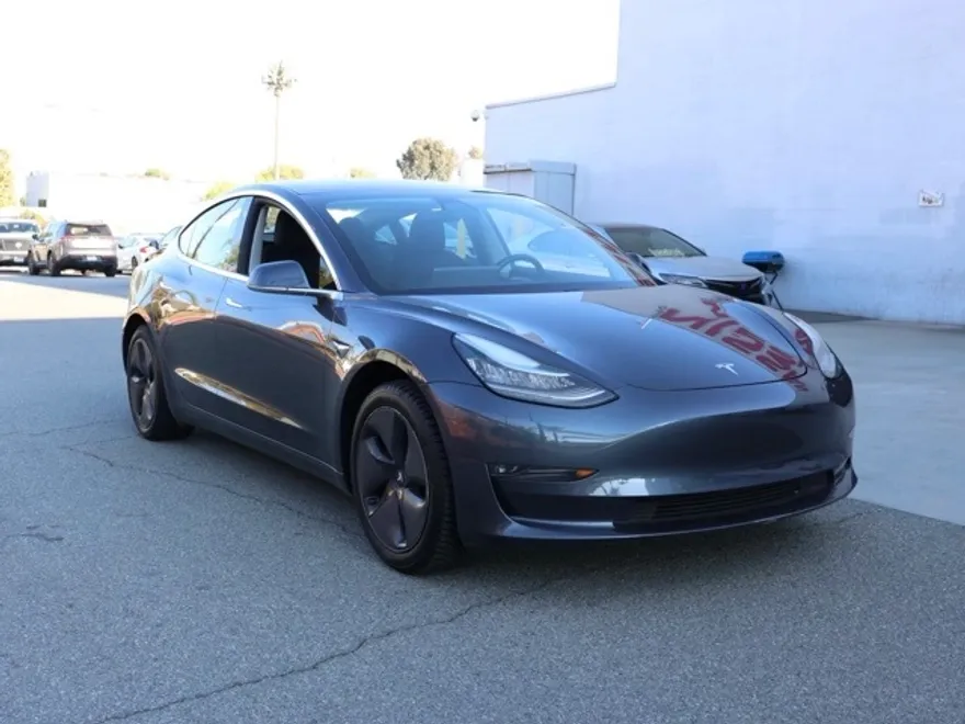 2018 Tesla Model 3 Long Range photo 1